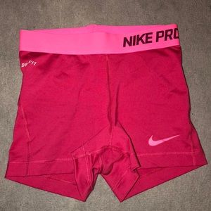 ✨PRICE DROP✨PINK Nike Pros!